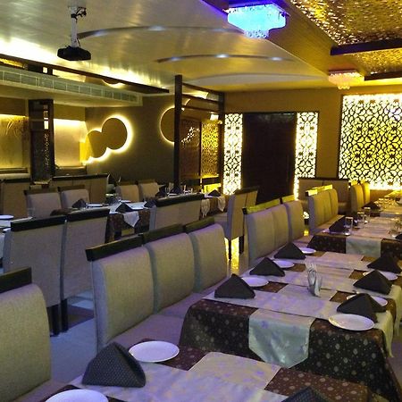 Hotel Silver Stone Ludhiana Bagian luar foto