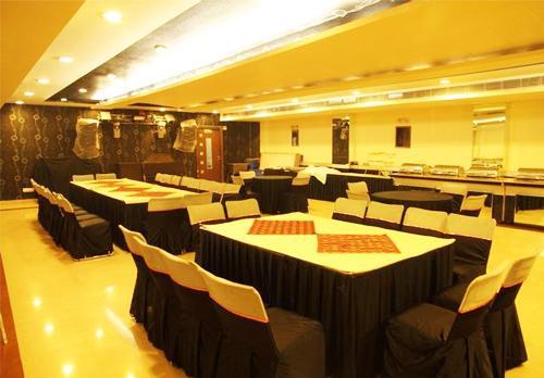 Hotel Silver Stone Ludhiana Bagian luar foto