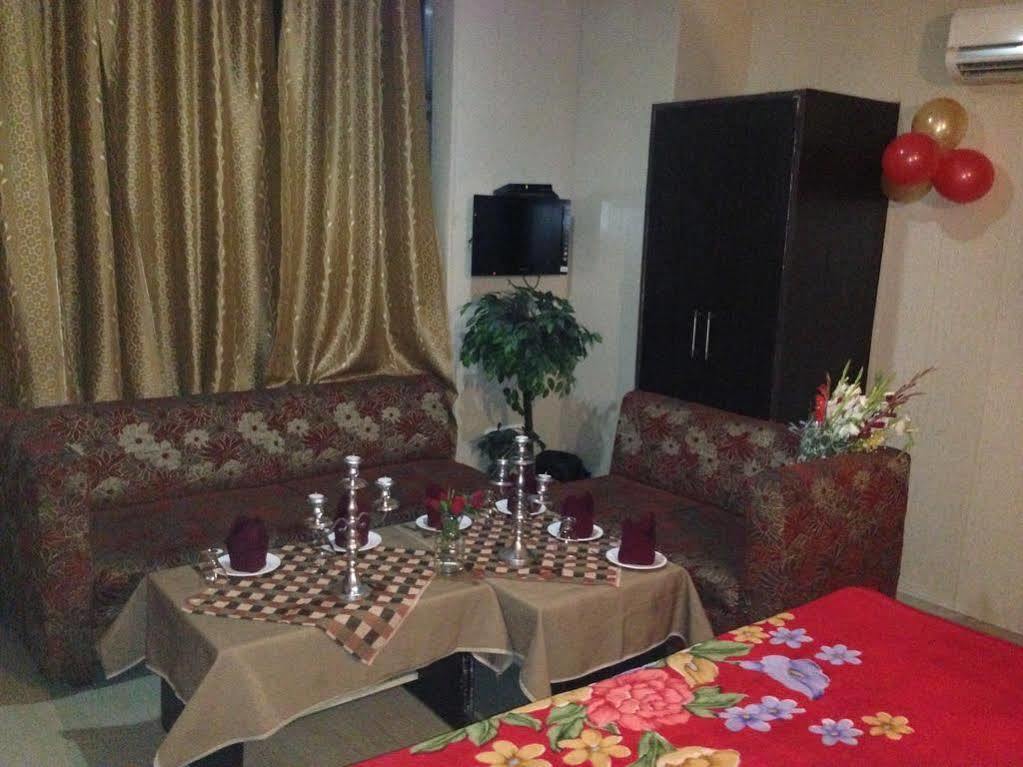 Hotel Silver Stone Ludhiana Bagian luar foto