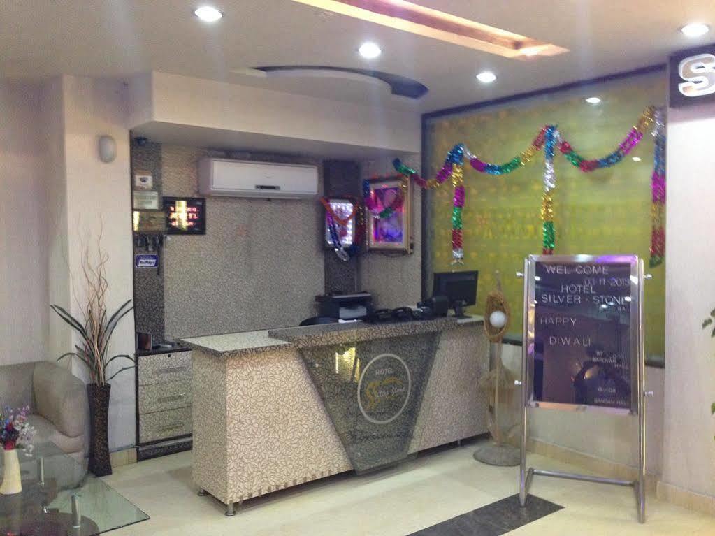 Hotel Silver Stone Ludhiana Bagian luar foto